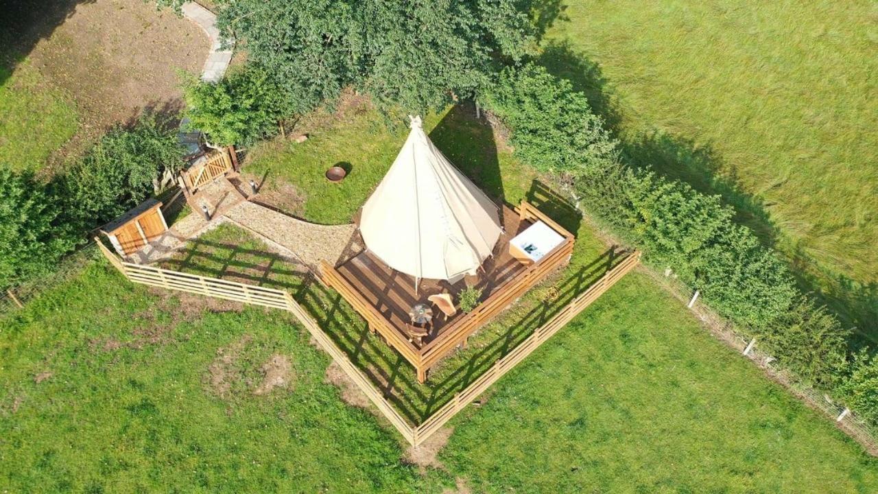 Burtree House & Retreats Tipi With Secluded Hot Tub Hotel Thirkleby Ngoại thất bức ảnh